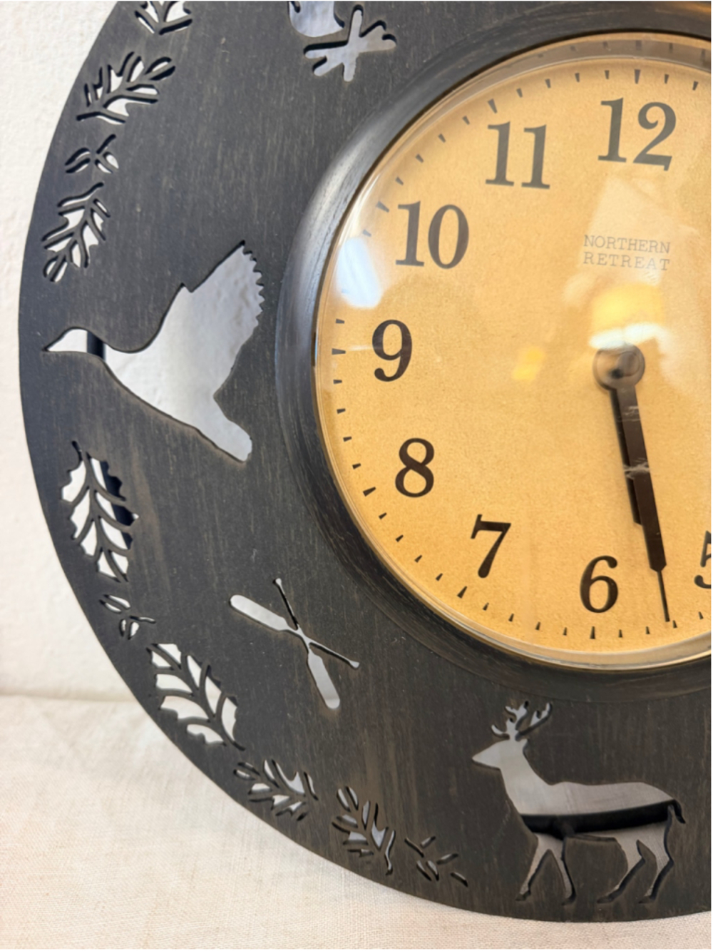 Northern Retreat Wildlife Metal Wall Clock Bear Deer Fish Rustic Cabin WORKS - Picture 8 of 9